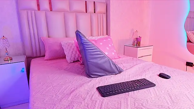 alanarose18 online show from November 20, 7:13 pm