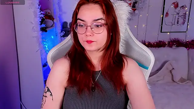 Lily  Evans online show from January 8, 4:04 am