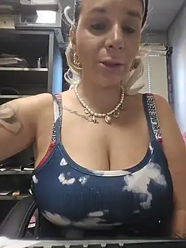 Snapshot of olga_tentation chatting on August 4, 6:38 am olga tentation online show from August 4, 6:38 am