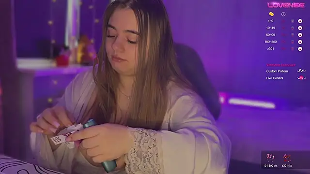 Snapshot of AmeliaMiles chatting on February 25, 8:02 am AmeliaMiles online show from February 25, 8:02 am