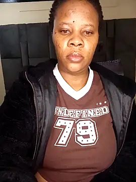 Emmylove-xr25 online show from April 30, 7:47 am