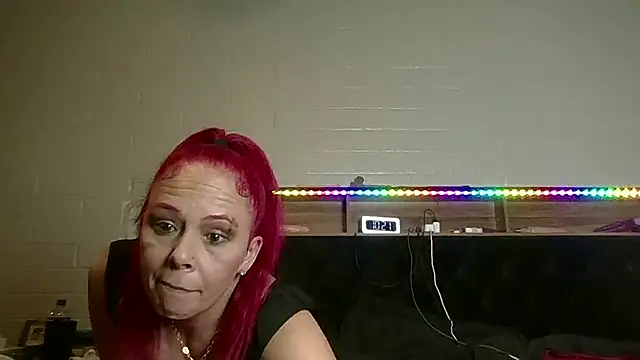 Snapshot of nikkibae33 chatting on July 5, 5:20 pm nikkibae33 online show from July 5, 5:20 pm