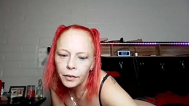 Snapshot of nikkibae33 chatting on July 27, 1:01 am nikkibae33 online show from July 27, 1:01 am