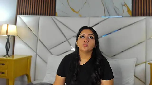 Sweet Yuna online show from November 30, 3:10 am