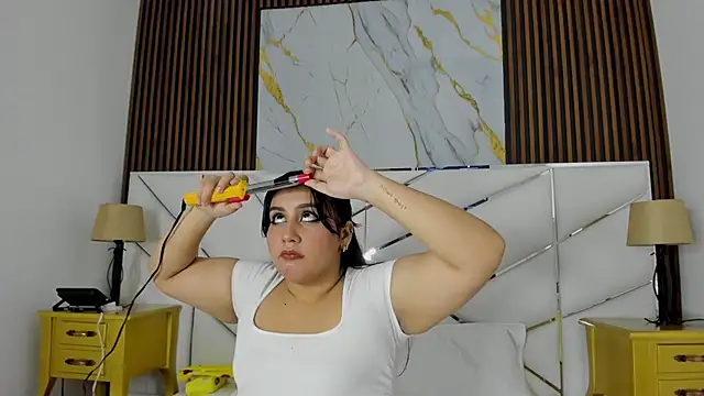 Sweet Yuna online show from December 5, 3:52 pm