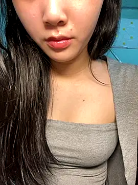 Lynn-122 online show from December 1, 5:45 am