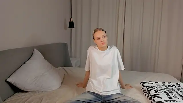 LilianGlenna online show from November 19, 11:10 am