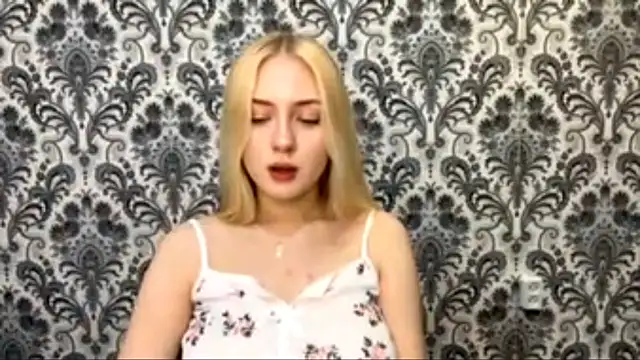 Snapshot of PhebeHals chatting on November 21, 2:27 pm PhebeHals online show from November 21, 2:27 pm