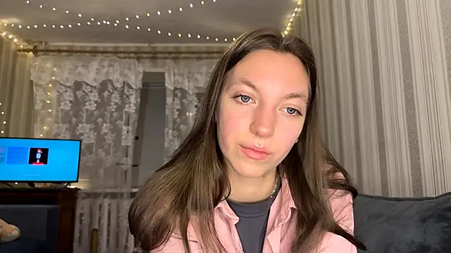 CarliBatas online show from November 26, 4:19 pm