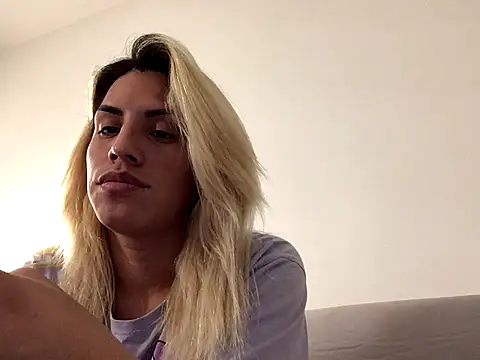 ESTRELLABERECHUCKY online show from November 20, 8:41 pm