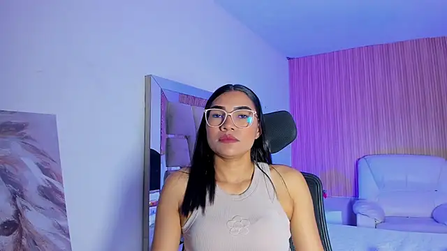 katemooss  online show from November 16, 12:22 pm