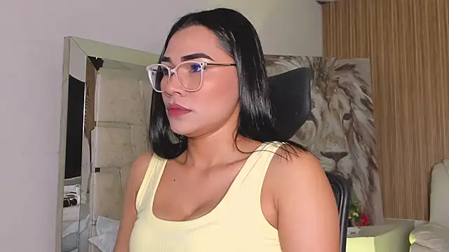 katemooss  online show from December 3, 12:25 pm