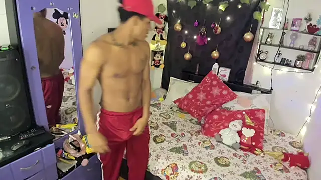 Snapshot of JUANBIGCOCK21CM chatting on December 16, 8:36 pm JUANBIGCOCK21CM online show from December 16, 8:36 pm