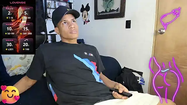 Snapshot of JUANBIGCOCK21CM chatting on January 6, 1:53 am JUANBIGCOCK21CM online show from January 6, 1:53 am