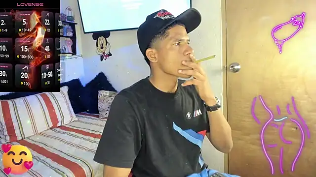 Snapshot of JUANBIGCOCK21CM chatting on March 13, 3:40 pm JUANBIGCOCK21CM online show from March 13, 3:40 pm