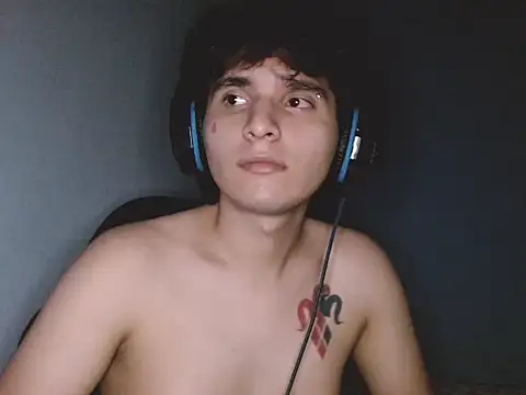 suggarboy03 online show from November 9, 2:43 am