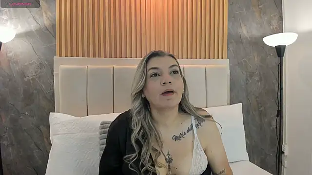 gala montes 30 online show from December 3, 6:39 pm