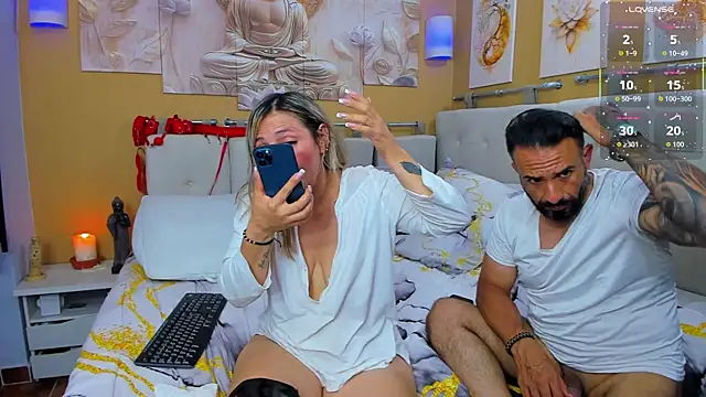 Snapshot of CamilaBliss chatting on May 16, 12:07 am CamilaBliss online show from May 16, 12:07 am