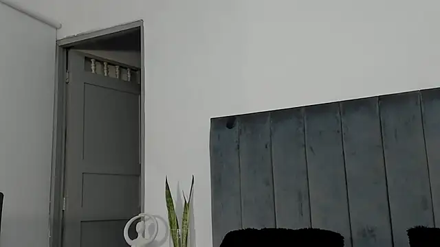 NikkiBotero online show from November 28, 3:25 pm