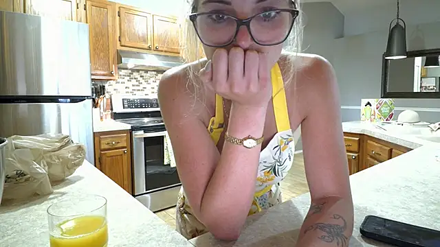 RosieCheeks  online show from June 16, 5:37 pm
