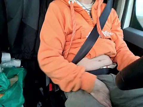 Snapshot of Olifesse chatting on February 12, 8:20 am Olifesse online show from February 12, 8:20 am