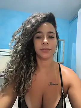 Snapshot of vivianeleoa chatting on June 30, 2:01 am vivianeleoa online show from June 30, 2:01 am