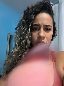 Snapshot of vivianeleoa chatting on July 27, 9:44 pm vivianeleoa online show from July 27, 9:44 pm