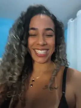 Snapshot of vivianeleoa chatting on July 28, 9:14 pm vivianeleoa online show from July 28, 9:14 pm