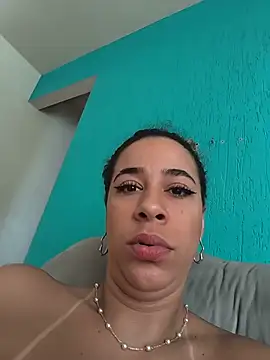 Snapshot of vivianeleoa chatting on August 6, 2:30 pm vivianeleoa online show from August 6, 2:30 pm