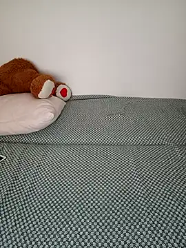 She Sars online show from November 17, 7:47 am