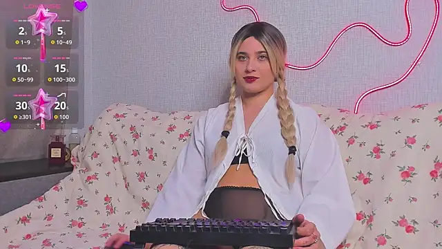 Snapshot of Cherry_B1isss chatting on November 9, 6:39 pm Cherry B1isss online show from November 9, 6:39 pm