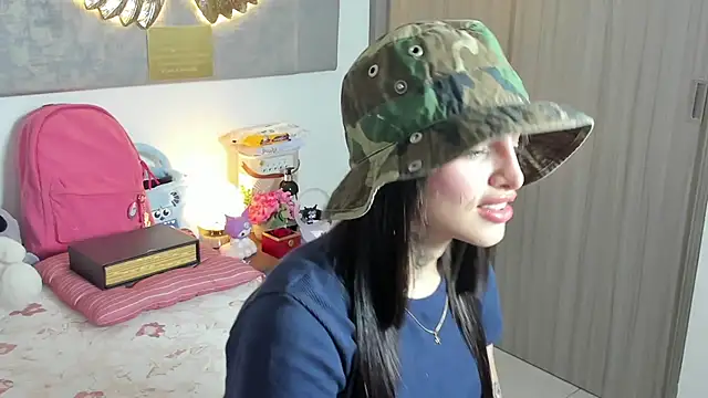 Snapshot of Angeline_smith1 chatting on November 15, 6:22 am Angeline smith1 online show from November 15, 6:22 am