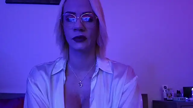 BlondeShemale online show from November 9, 3:10 pm