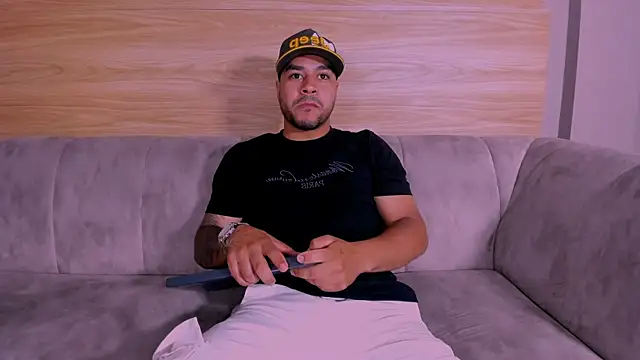 Snapshot of 4ndrees_ chatting on November 18, 7:07 pm 4ndrees online show from November 18, 7:07 pm