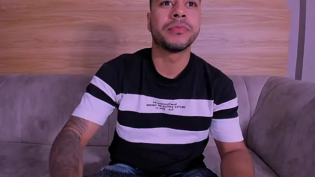 Snapshot of 4ndrees_ chatting on November 25, 7:14 pm 4ndrees online show from November 25, 7:14 pm