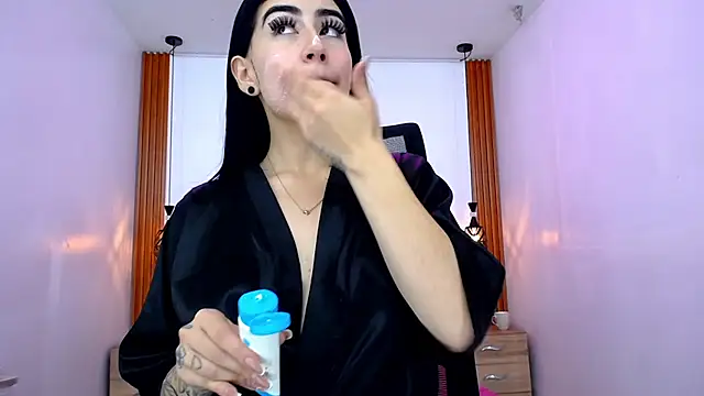 Snapshot of SCARLETT_INK_ chatting on June 21, 2:47 am SCARLETT INK online show from June 21, 2:47 am