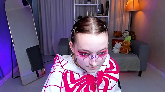 LauraKelley online show from November 12, 9:32 am