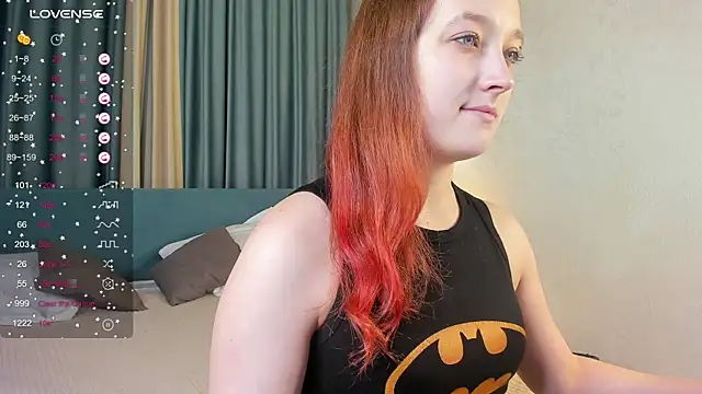 LauraKelley online show from November 20, 10:37 am