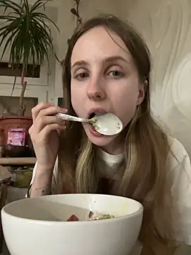 Snapshot of oceaneyes_lilu chatting on December 13, 8:25 pm oceaneyes lilu online show from December 13, 8:25 pm