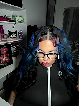 Snapshot of BiigMAMA_2025 chatting on November 9, 8:23 am BiigMAMA 2025 online show from November 9, 8:23 am