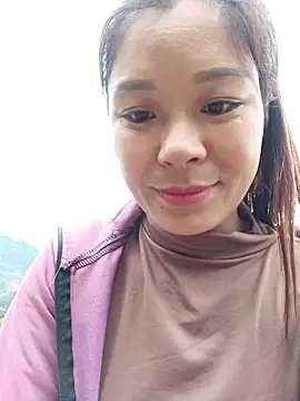 Lyla john online show from January 8, 9:00 am