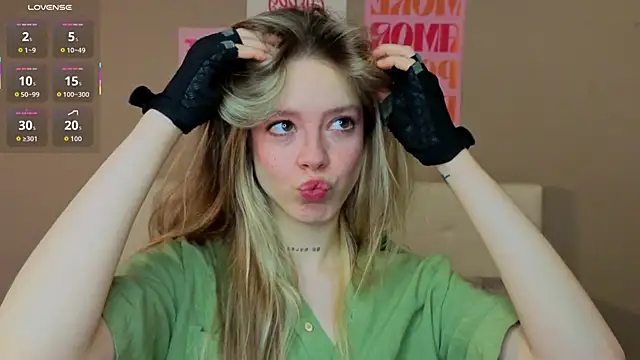 TiffinyMergist online show from March 4, 7:25 am