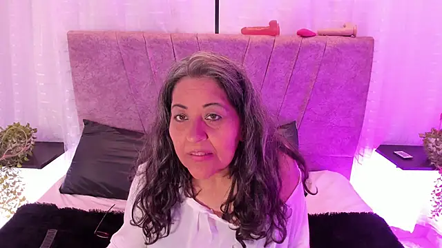 Victoriaa Anderson online show from April 29, 5:30 pm