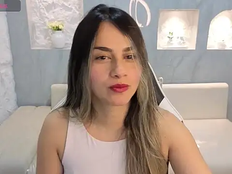 Liat White Tx online show from December 4, 2:15 pm