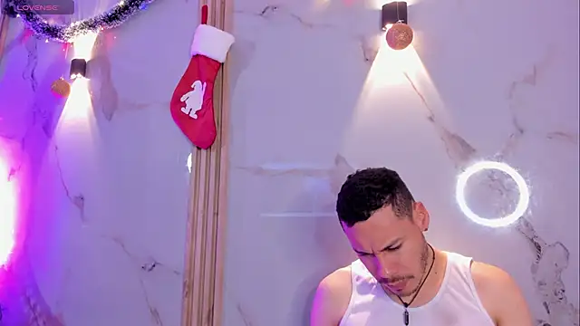 Aron and molly online show from December 20, 12:12 pm