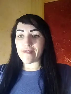 ArianaXFresh online show from December 3, 8:45 am