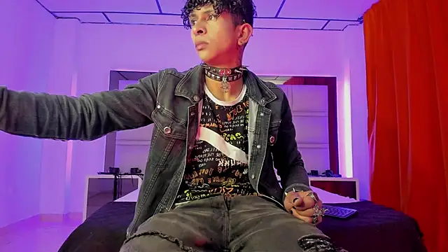 Snapshot of Maximo_king25 chatting on November 14, 3:38 am Maximo king25 online show from November 14, 3:38 am