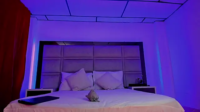 Snapshot of Maximo_king25 chatting on November 27, 4:03 am Maximo king25 online show from November 27, 4:03 am