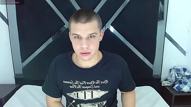 Liam York  online show from November 12, 3:34 pm