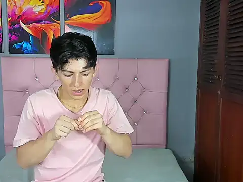 ElanGiraldo online show from December 20, 10:28 pm